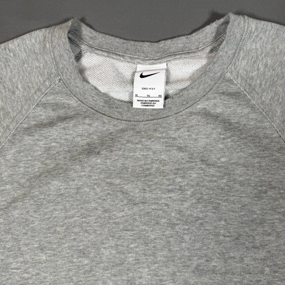 Nike Dri Fit Crewneck Sweatshirt Mens XL Gray Swoosh Athletic Pullover‎